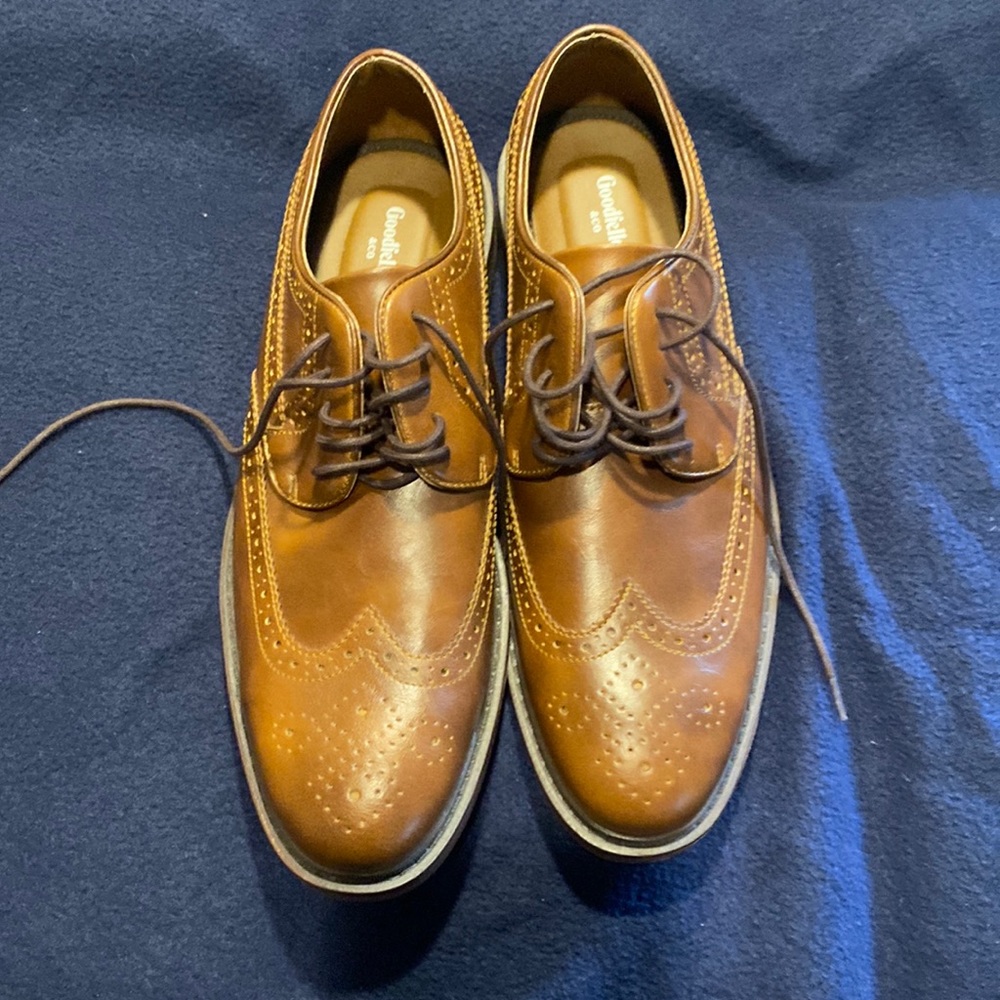Mens brown wingtips
